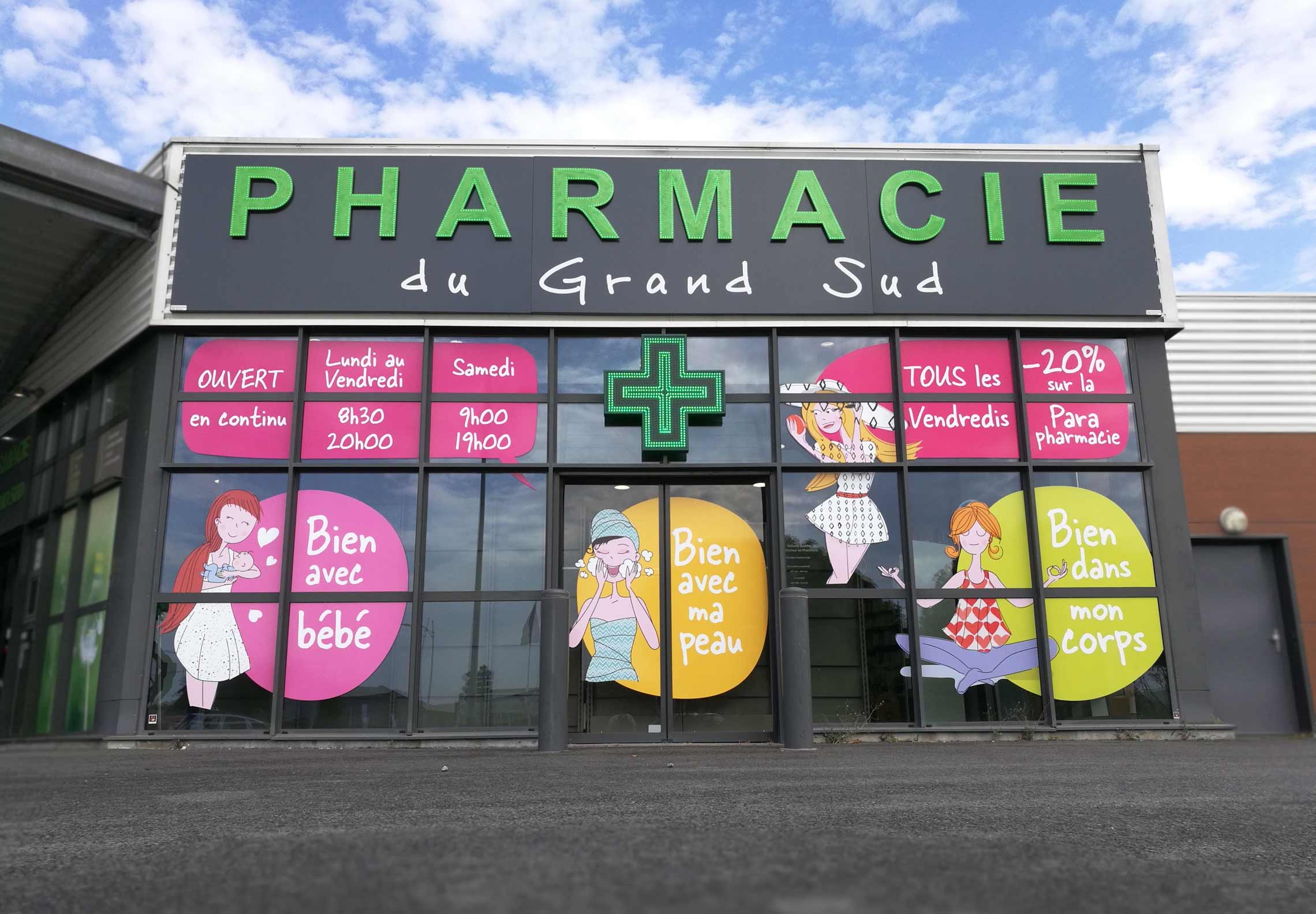 Vitrine finie avec les illustrations